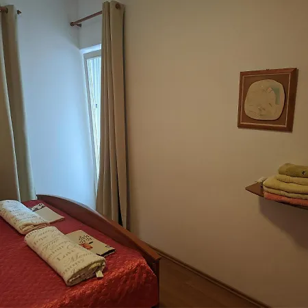 Konukevi Triton 3*