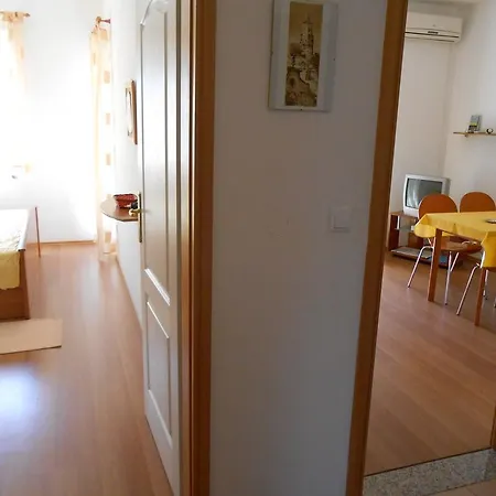 Konukevi Triton 3*
